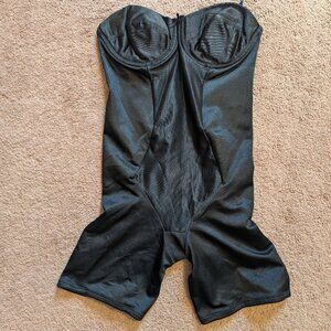 Miraclesuit 36B Shapewear with Shorts Black